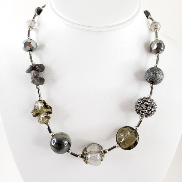Art glass necklace with colors in grey, silver and metallic silver - Picture 14 of 16